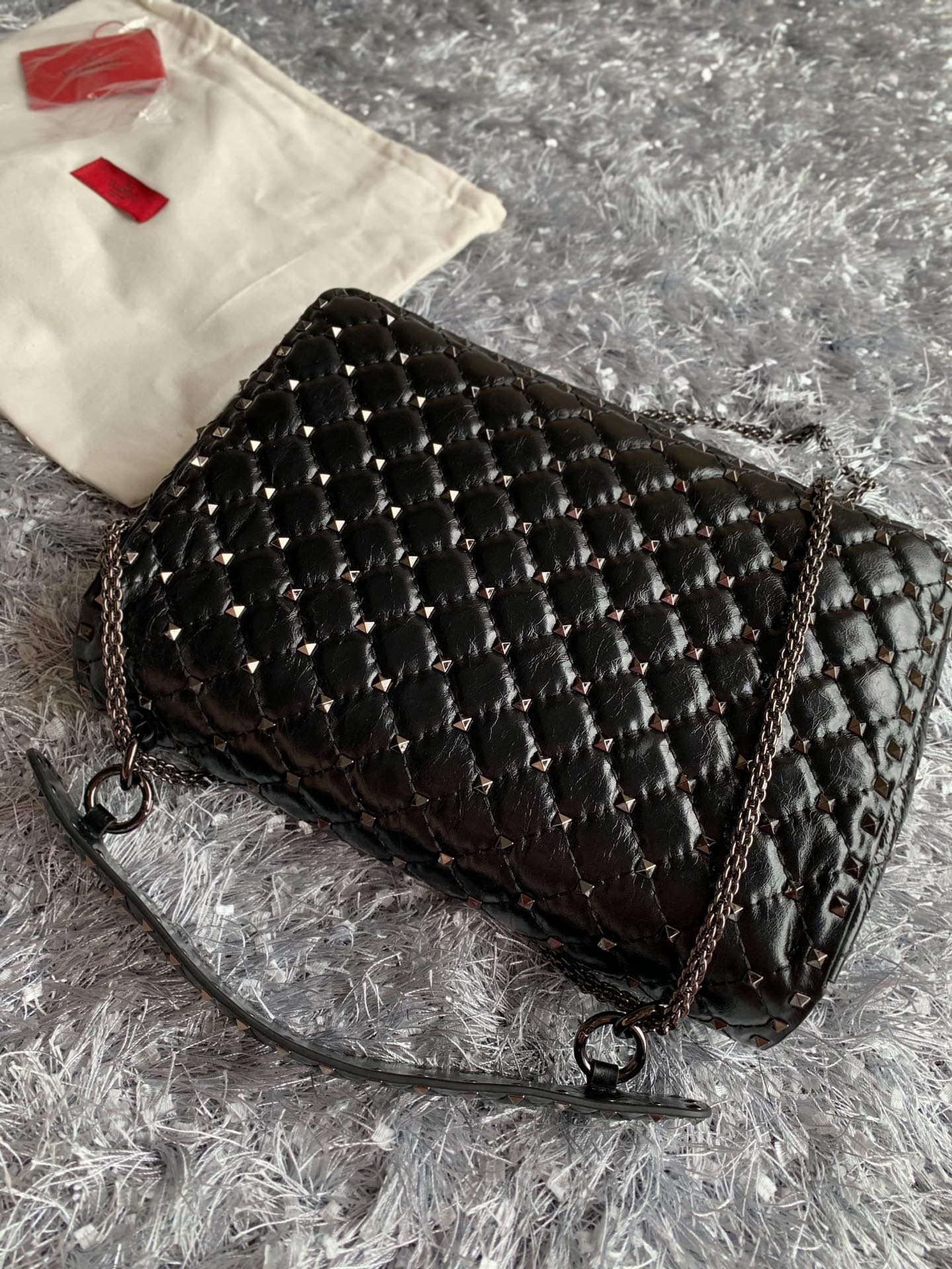 Valentino Garavani Rockstud Spike Big Chain Bag in Black Supple Lambskin Nappa